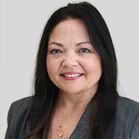 Author headshot of Shannon Olsson